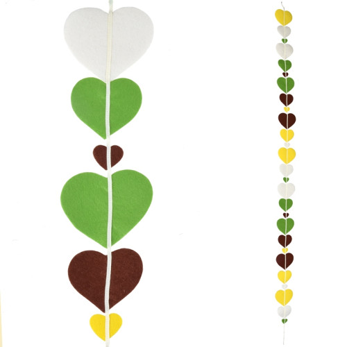Καρδιές πολύχρωμες από τσόχα σε γιρλάντα για πάρτυ