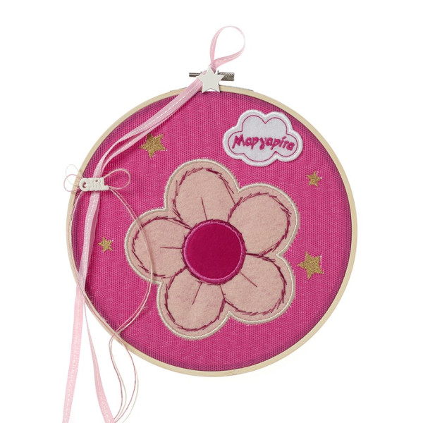 Υφασμάτινο καδράκι με κεντημένο λουλούδι και όνομα